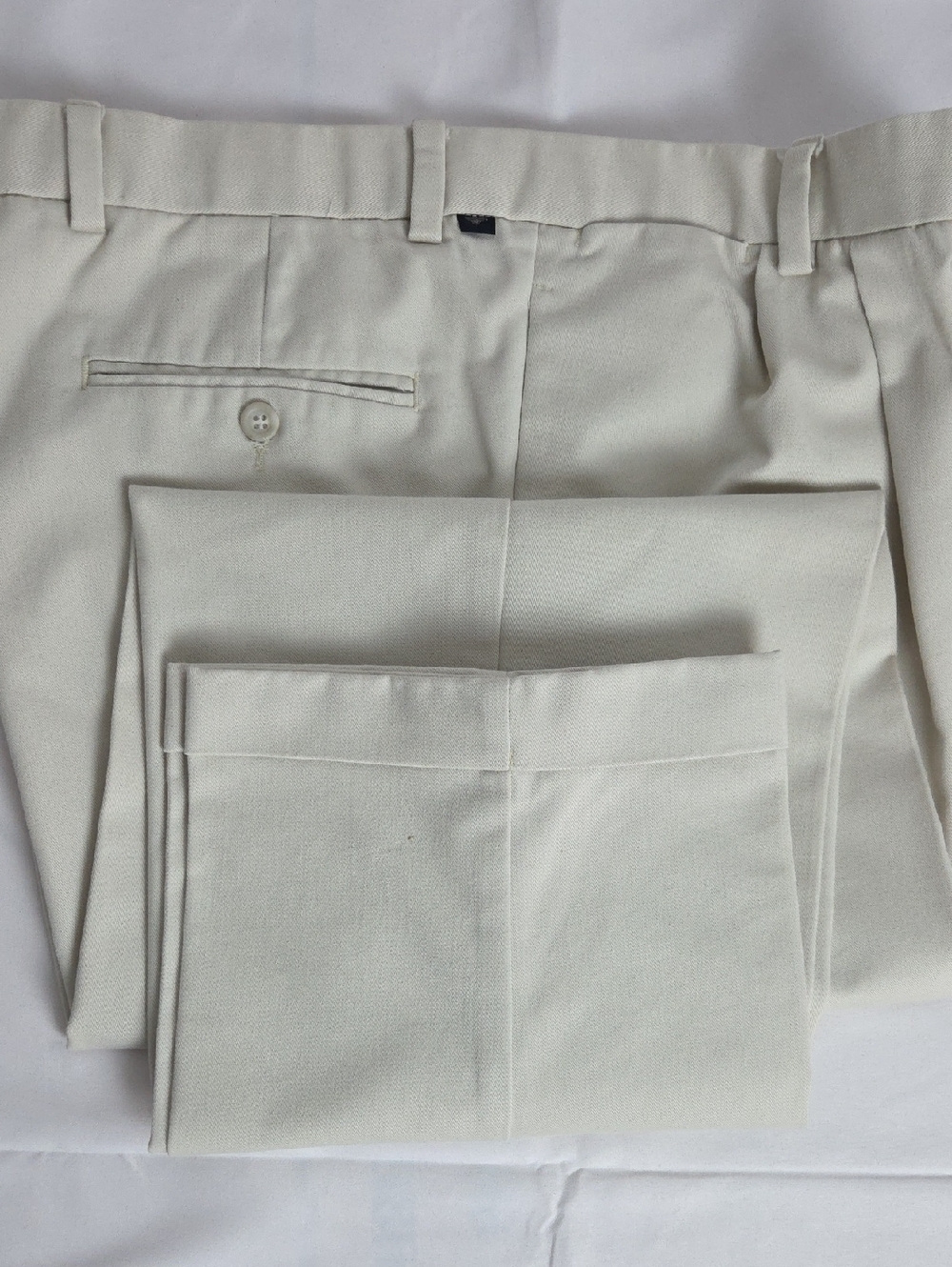 Dockers "Stain Defender"..Men's Cream Chinos Pants
